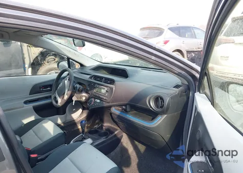 2013 Toyota Prius C Two from USA, damaged, VIN JTDKDTB32D1043969